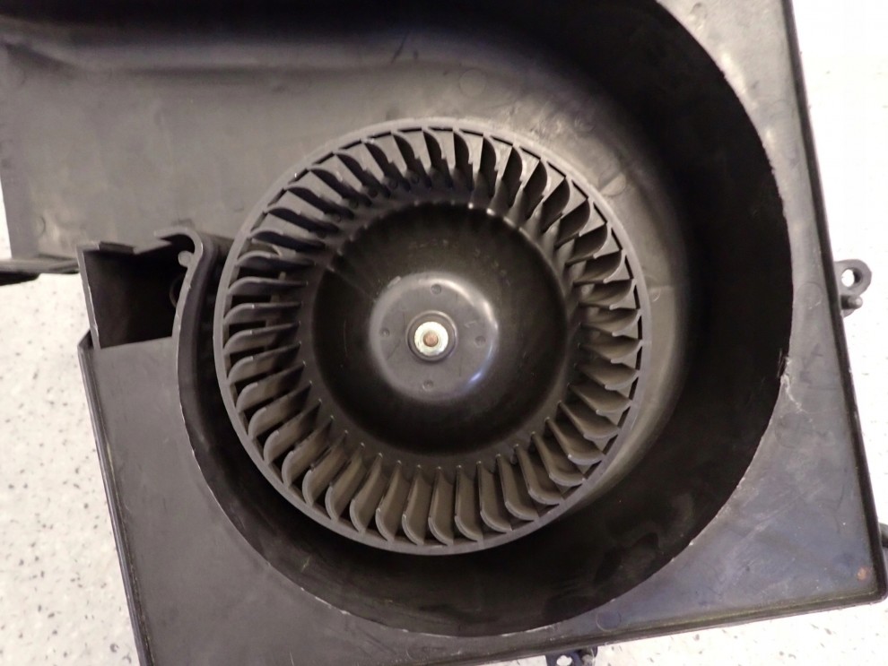 NISSAN ALMERA N16 LIFT 04-06 WENTYLATOR NAGRZEWNICY DMUCHAWA 2/6