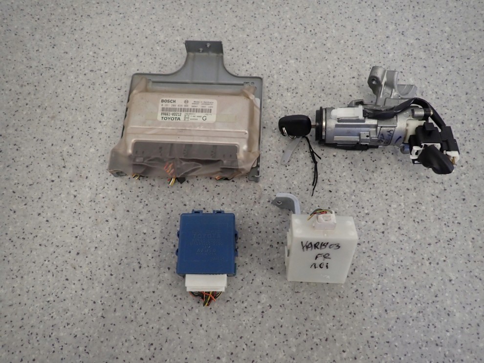 TOYOTA YARIS I 03- 1.0 FR ZESTAW STARTOWY KOMPUTER STACYJKA 1/9