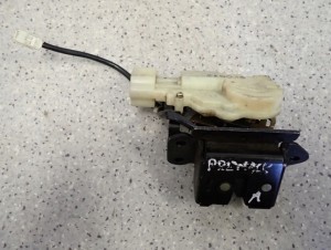 MAZDA PREMACY 99-05 ZAMEK KLAPY BAGAŻNIKA 1/5 MINIATURA