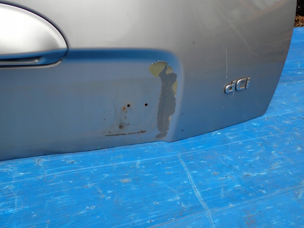 NISSAN MICRA K12 03- KLAPA BAGAŻNIKA SZYBA TYLNA KY0 5/8