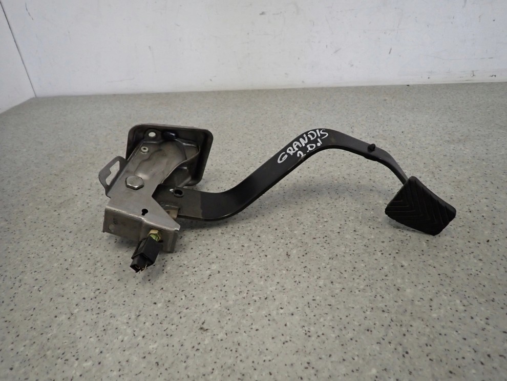 MITSUBISHI GRANDIS 2.0 DID 03-11 PEDAŁ SPRZĘGŁA 1/5