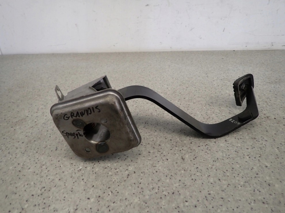 MITSUBISHI GRANDIS 2.0 DID 03-11 PEDAŁ SPRZĘGŁA 3/5