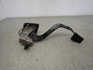 MITSUBISHI GRANDIS 2.0 DID 03-11 PEDAŁ SPRZĘGŁA 1/5 MINIATURA