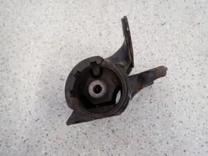 MAZDA 6 MAZDA6 GG 05-07 1.8i PODUSZKA SILNIKA LEWA 2/5 MINIATURA