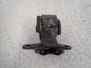 MAZDA 6 MAZDA6 GG 05-07 1.8i PODUSZKA SILNIKA LEWA 4/5 MINIATURA