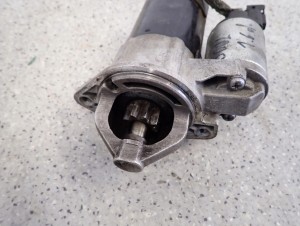 KIA SOUL 1.6 CRDI 09- ROZRUSZNIK SILNIKA 2/4 MINIATURA