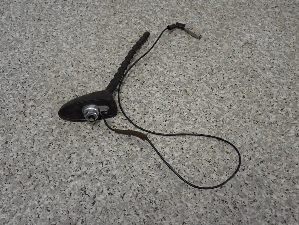 KIA CEED I HB 07-11 ANTENA DACHOWA BAT 4/7