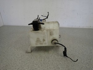 KIA CARENS III 06- ZBIORNICZEK PŁYNU DO SPRYSKIWACZY 6/8 MINIATURA