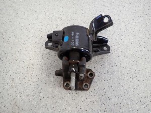 KIA RIO III 1.2i 11-14 PODUSZKA SILNIKA PRZEDNIA LEWA 5/5 MINIATURA