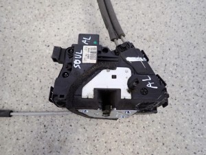 KIA SOUL 09- ZAMEK TYLNY LEWY 6/7 MINIATURA