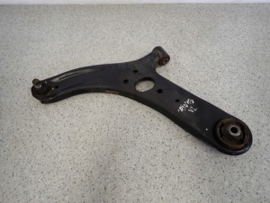 KIA RIO IIi 11-14 WAHACZ PRZEDNI LEWY 1/6 MINIATURA