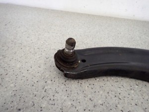 KIA RIO IIi 11-14 WAHACZ PRZEDNI LEWY 3/6 MINIATURA