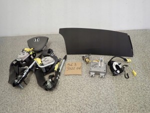 HONDA JAZZ II 05-07 PODUSZKI POWIETRZNE EUROPA 1/15 MINIATURA