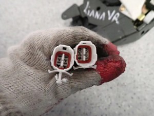 SUZUKI LIANA 01- ZAMEK PRZEDNI PRAWY 6/6 MINIATURA