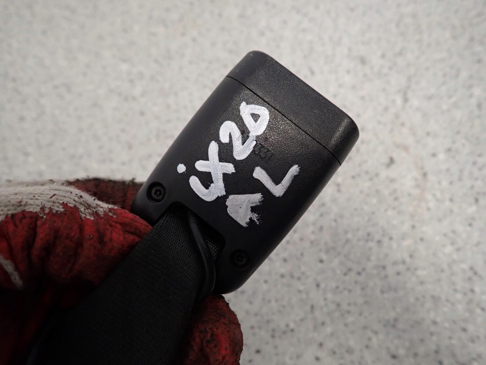 HYUNDAI IX20 09- ZAPINKA PASA BEZPIECZEŃSTWA TYLNA LEWA 2/4