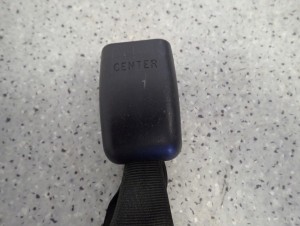 HYUNDAI IX20 09- ZAPINKA PASA BEZPIECZEŃSTWA TYLNA ŚRODKOWA 2/5 MINIATURA