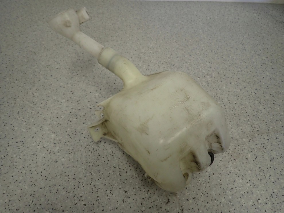 HONDA JAZZ 02-07 ZBIORNICZEK SPRYSKIWACZY 1/5