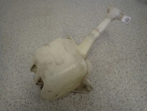 HONDA JAZZ 02-07 ZBIORNICZEK SPRYSKIWACZY 2/5 MINIATURA