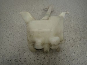 HONDA JAZZ 02-07 ZBIORNICZEK SPRYSKIWACZY 4/5 MINIATURA