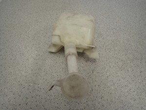 HONDA JAZZ 02-07 ZBIORNICZEK SPRYSKIWACZY 5/5 MINIATURA