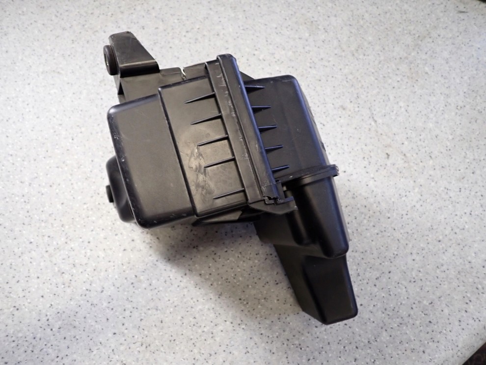 MITSUBISHI COLT 1.1i 10-12 OBUDOWA FILTRA POWIETRZA 3/6