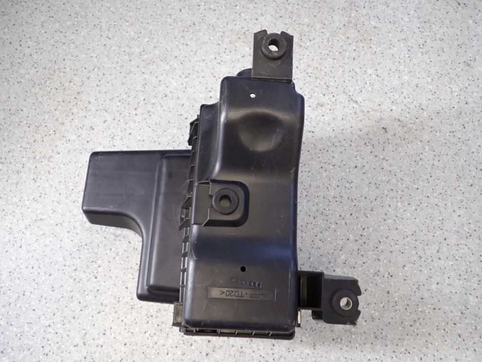 MITSUBISHI COLT 1.1i 10-12 OBUDOWA FILTRA POWIETRZA 6/6