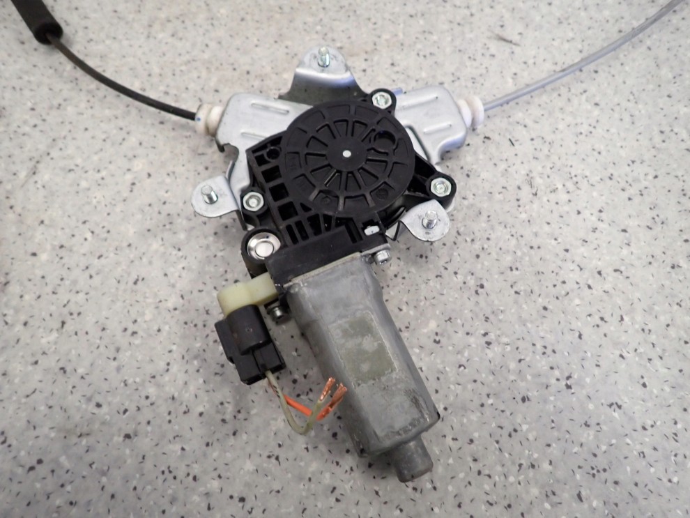 HYUNDAI GETZ 3d 02-10 PODNOSNIK SZYBY PRAWY 2/4