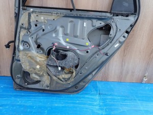 TOYOTA COROLLA E12 HB JP 02- DRZWI TYLNE PRAWE 8/9 MINIATURA