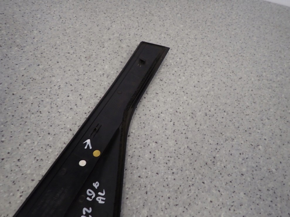 HONDA JAZZ 02-07 LISTWA RAMKI DRZWI PION TYLNA LEWY 6/8