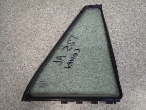 TOYOTA AVENSIS T25 KOMBI 02- SZYBA TYLNA LEWA DRZWI 2/2 MINIATURA