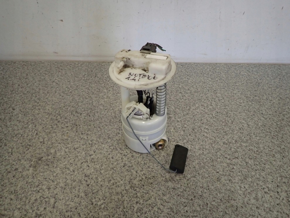 NISSAN NOTE E11 BENZYNA 06-11 POMPA PALIWA CZUJNIK 1/5