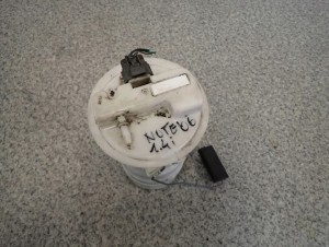 NISSAN NOTE E11 BENZYNA 06-11 POMPA PALIWA CZUJNIK 4/5 MINIATURA