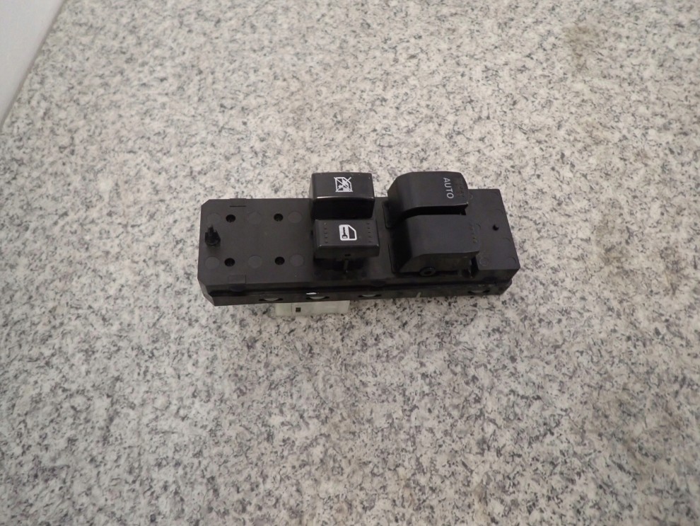 SUZUKI SX4 06-13 PRZEŁĄCZNIK SZYBY LEWY PANEL 1/5