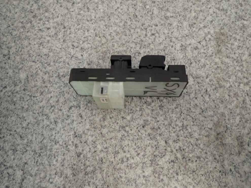 SUZUKI SX4 06-13 PRZEŁĄCZNIK SZYBY LEWY PANEL 3/5