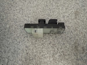 SUZUKI SX4 06-13 PRZEŁĄCZNIK SZYBY LEWY PANEL 3/5 MINIATURA
