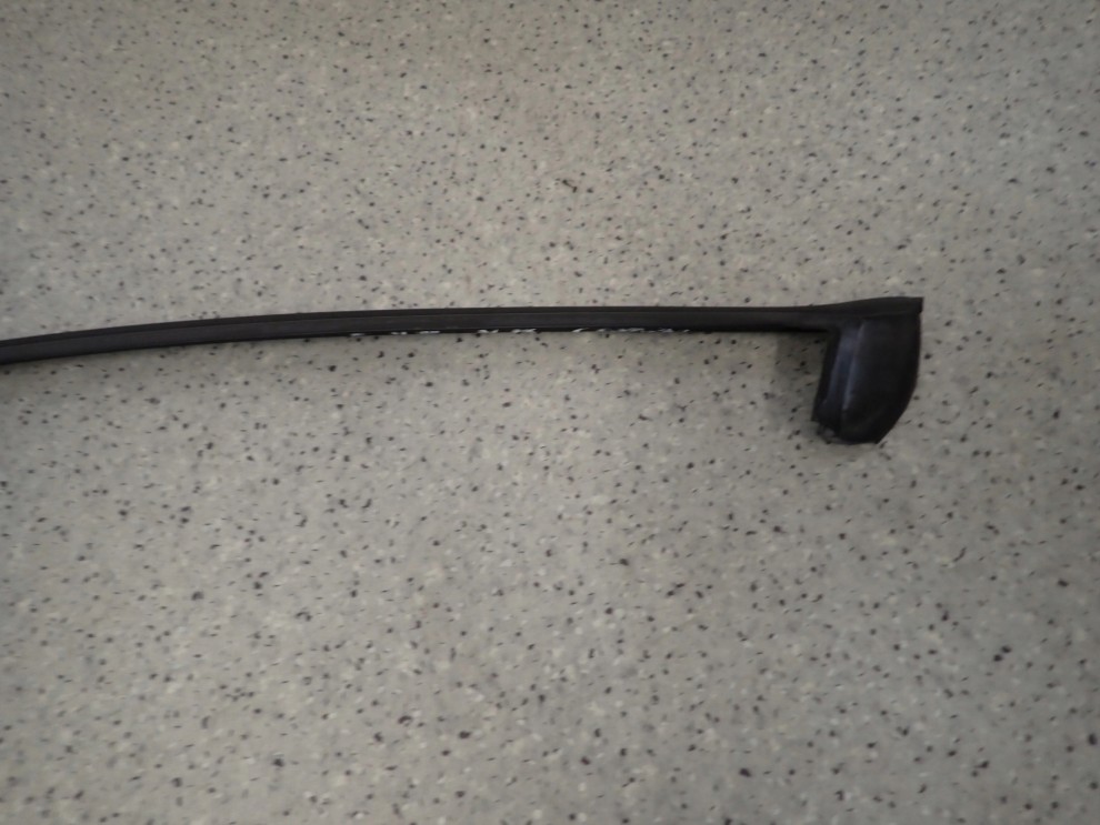 HYUNDAI i40 11-15 USZCZELKA RANTU DRZWI PRZEDNIA PRAWA 4/6