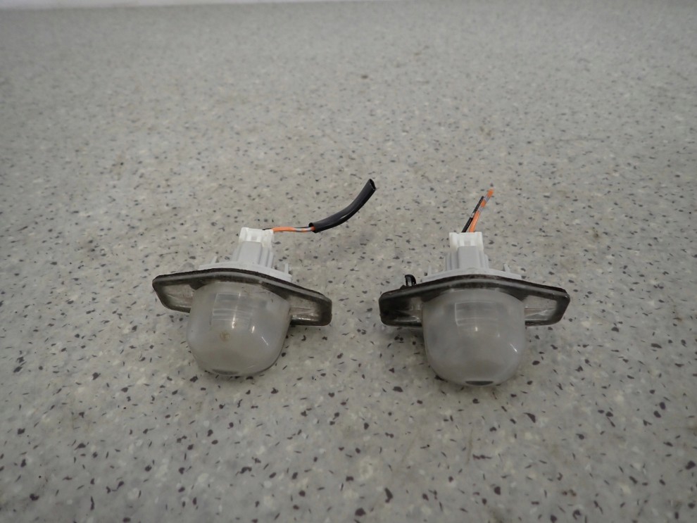 HONDA FR-V FRV 04- LAMPKA OŚWIETLENIA TABLICY REJSTRACYJNEJ 3/5