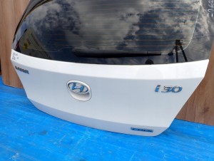 HYUNDAI i30 HATCHBACK 07-12 KLAPA TYLNA BAGAŻNIKA TCW 5/11 MINIATURA