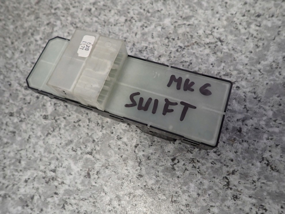 SUZUKI SWIFT 04-10 PANEL STEROWANIA SZYBAMI PRZEDNI LEWY 2 SZYBY 4/4