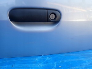 MITSUBISHI COLT 04-08 5d KLAPA BAGAŻNIKA SZYBA 9/13 MINIATURA