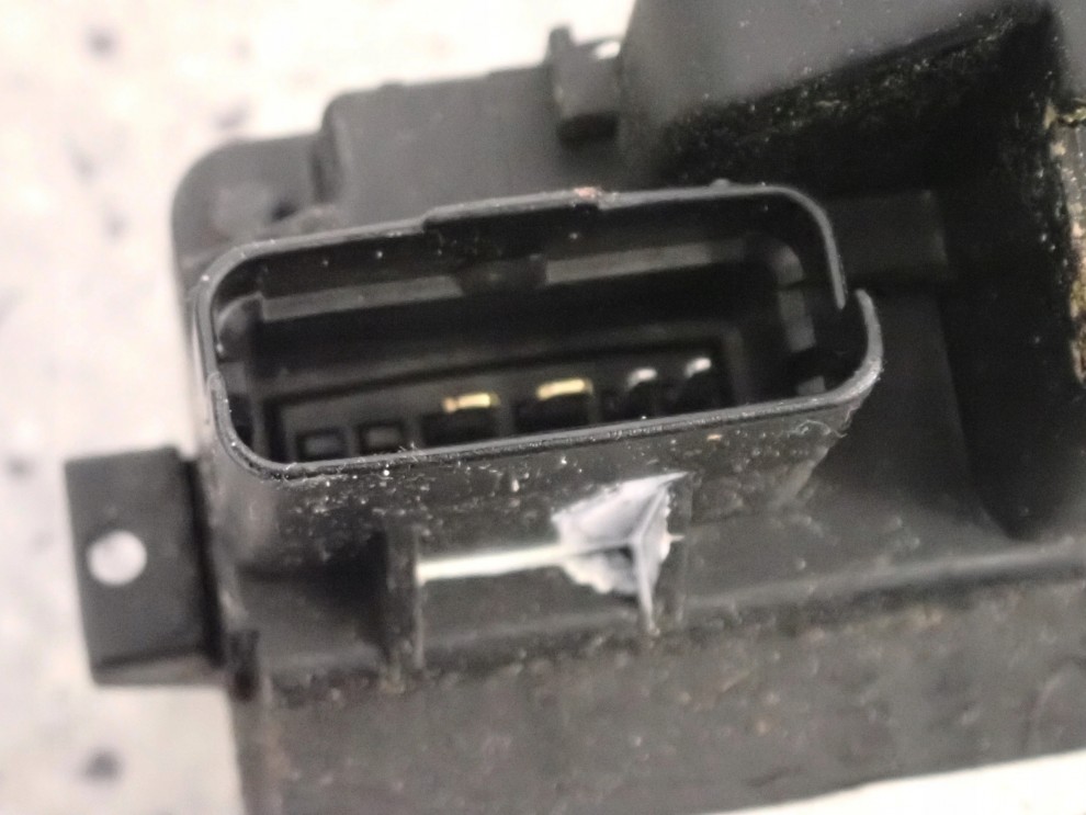 HYUNDAI i30 HB 07-12 ZAMEK DRZWI TYLNY LEWY 4/7