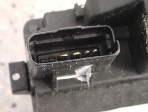 HYUNDAI i30 HB 07-12 ZAMEK DRZWI TYLNY LEWY 4/7 MINIATURA