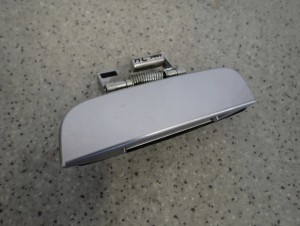 KIA SOUL 09- KLAMKA TYLNA LEWA 3/6 MINIATURA