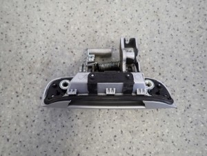 KIA SOUL 09- KLAMKA TYLNA LEWA 5/6 MINIATURA