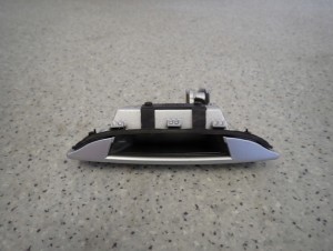 KIA SOUL 09- KLAMKA TYLNA LEWA 6/6 MINIATURA