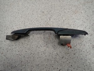 SUZUKI LIANA 01- KLAMKA PRZEDNIA PRAWA ZEWNĘTRZNA 5/6 MINIATURA