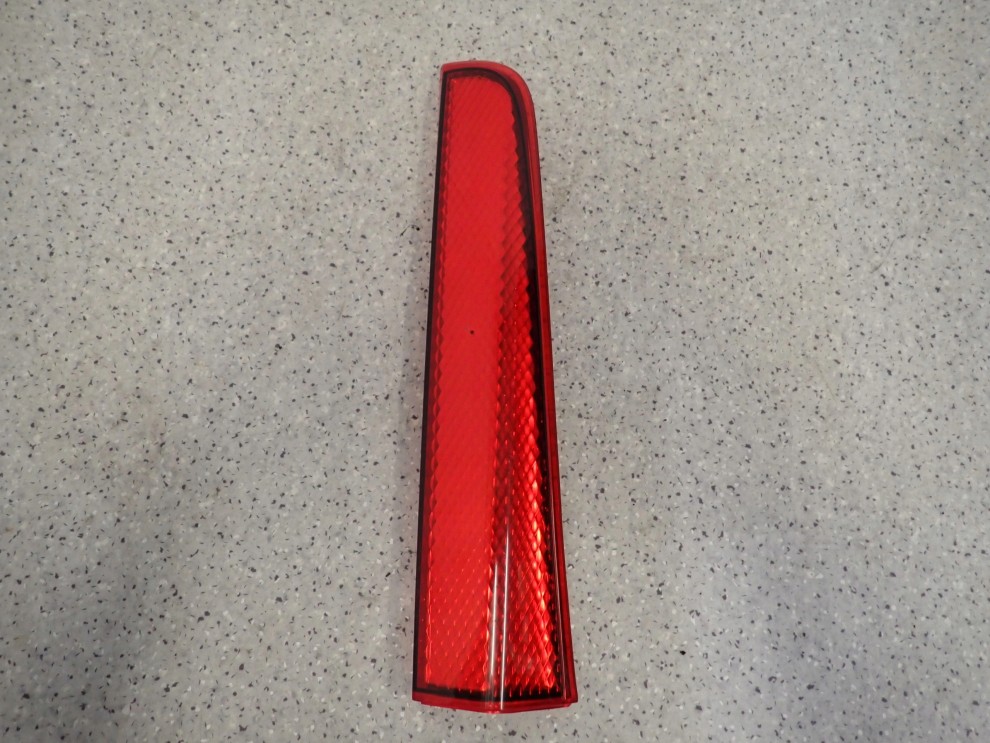 NISSAN NOTE 06-09 LAMPA TYLNA ODBLASK BLENDA GÓRNA PRAWA 1/4