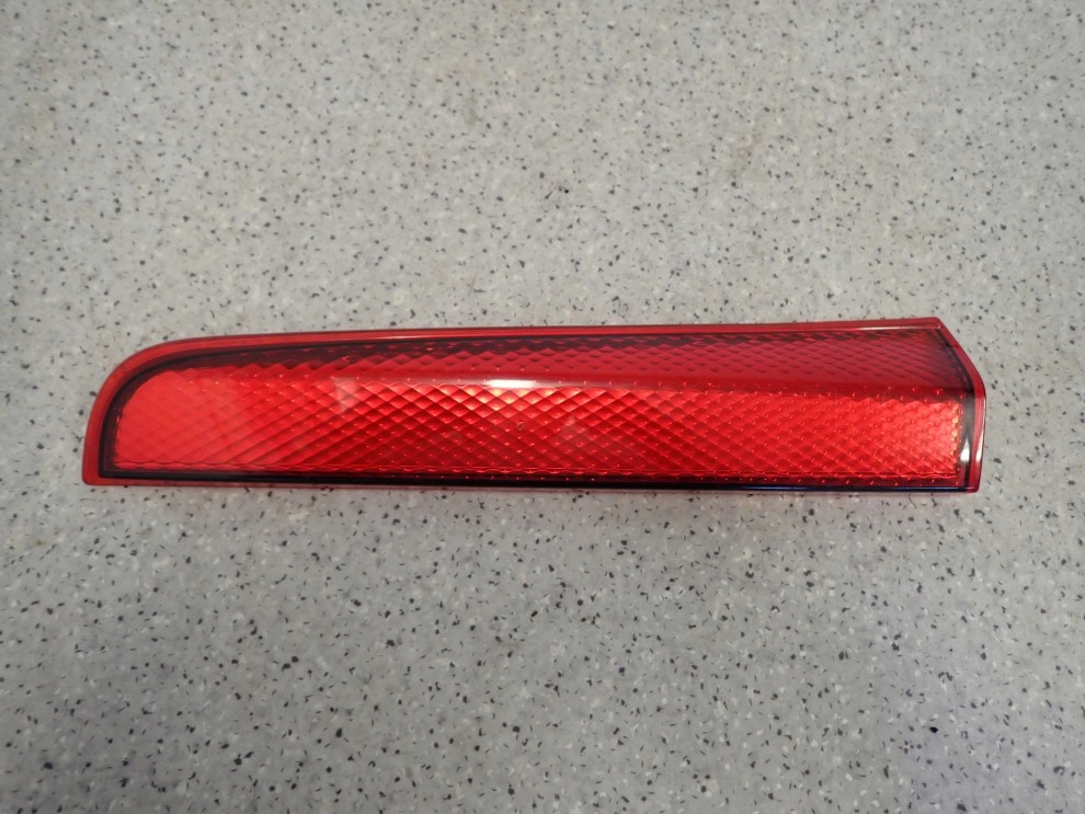 NISSAN NOTE 06-09 LAMPA TYLNA ODBLASK BLENDA GÓRNA PRAWA 2/4