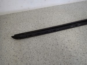 HYUNDAI i30 06- I30 LISTWA SZYBY CZOŁOWEJ LEWA 4/5 MINIATURA