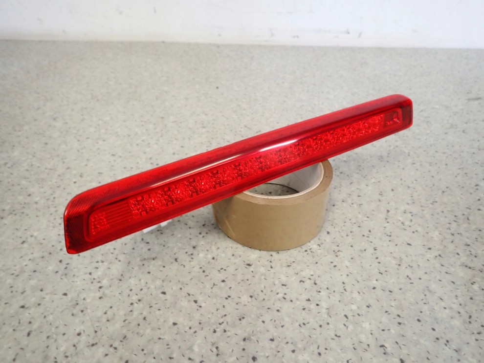 HYUNDAI i30 HB 07-12 LAMPA TRZECI STOP ŚWIATŁA 3/7